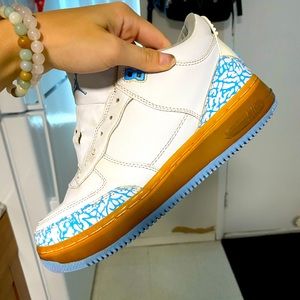 GUC women’s Air Jordan shoes! Size 7.5 (but fits more like an 8 in my opinion).